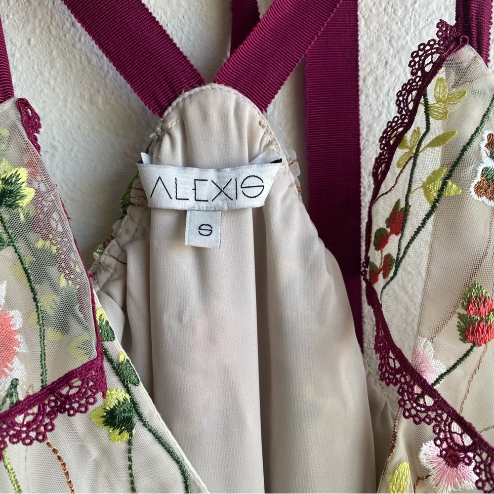Alexis Adeline Embroidered Floral Short Dress in Ivory Garden - Picture 6 of 10
